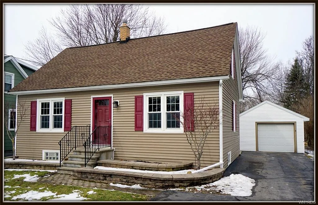 526 Rowley Rd photo 1