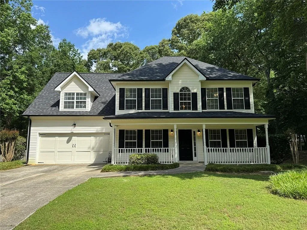 4 bed, 2.5 bath, 2332 sqft, $2,300 — Photo 1