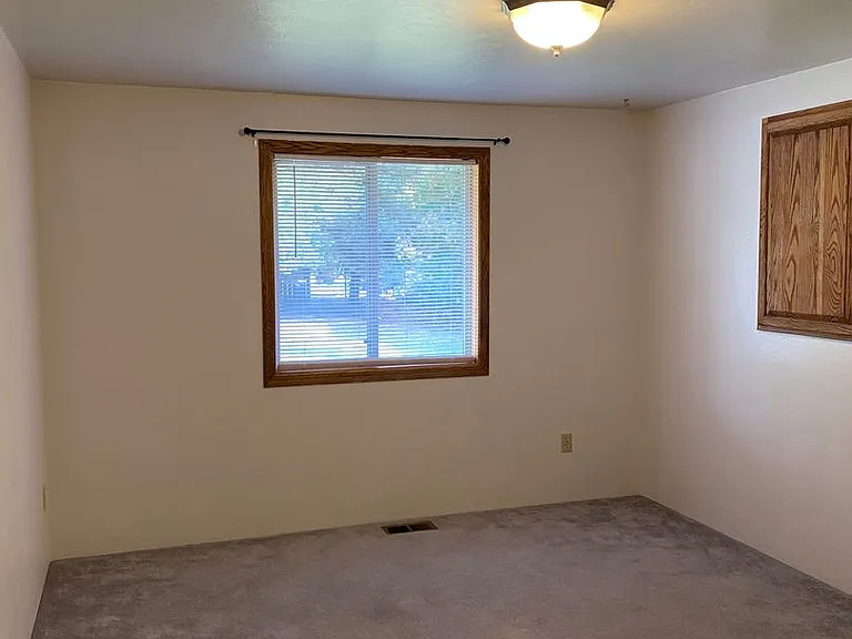 4800 Airway Dr NE — Photo 6