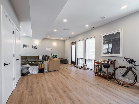 4th image of 2412 W Belden Ave APT 2R