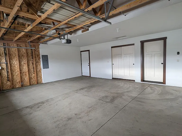 2537 N Lehigh Ct — Photo 24