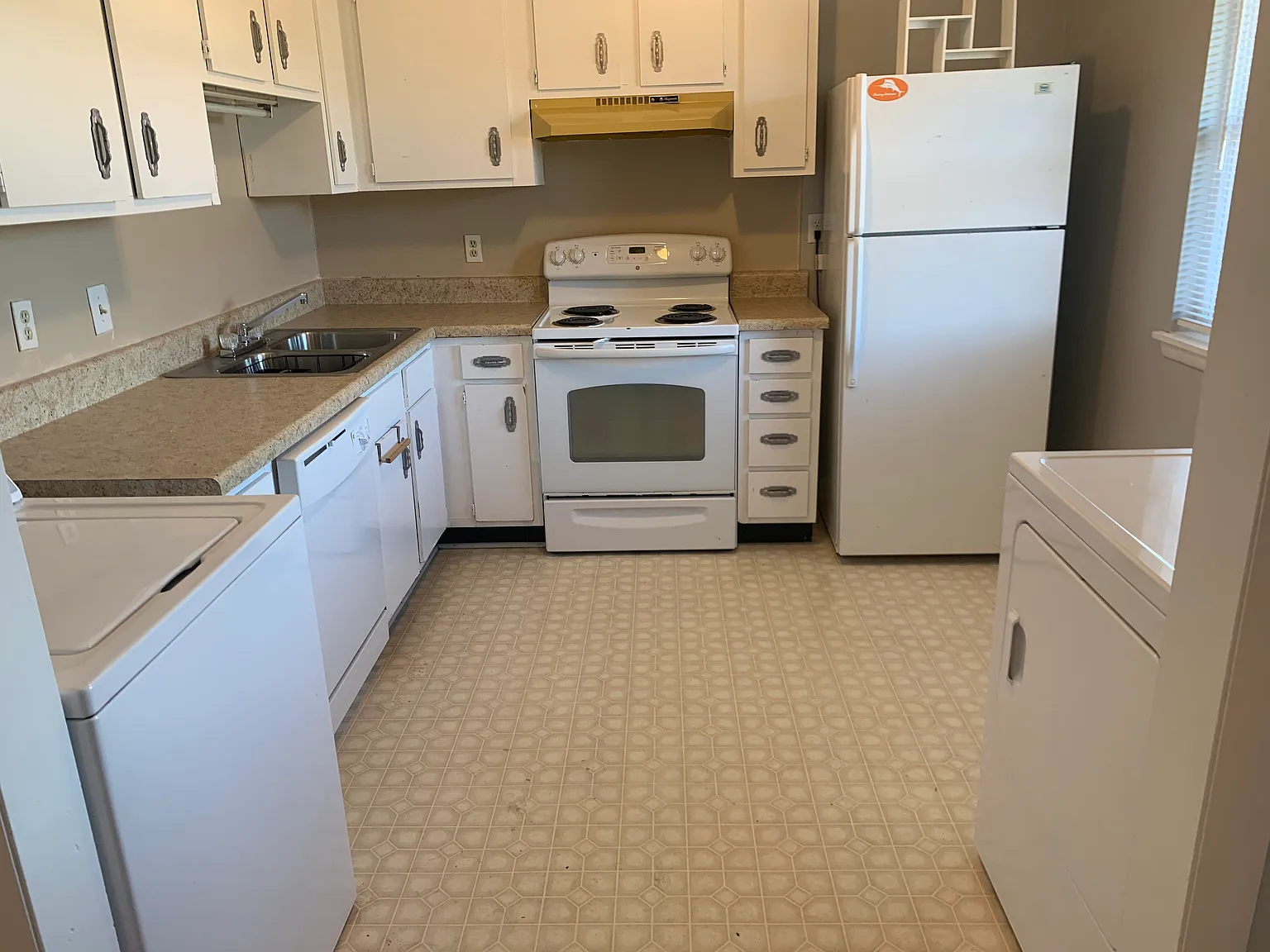 Tiffany court — Photo 3