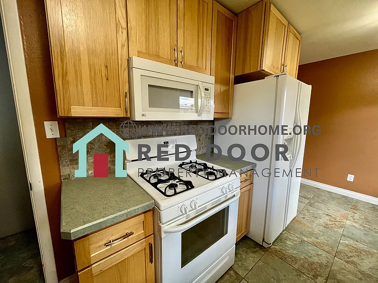 2213 4th St NE — Photo 12