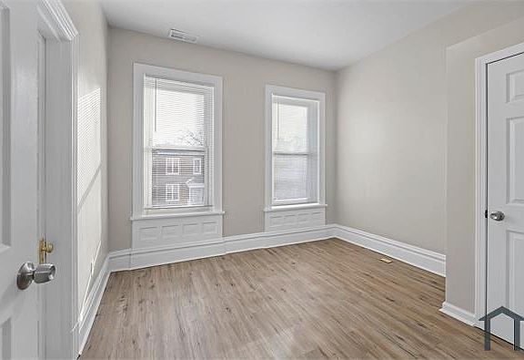 4th image of 3017 Keokuk St Unit 2F