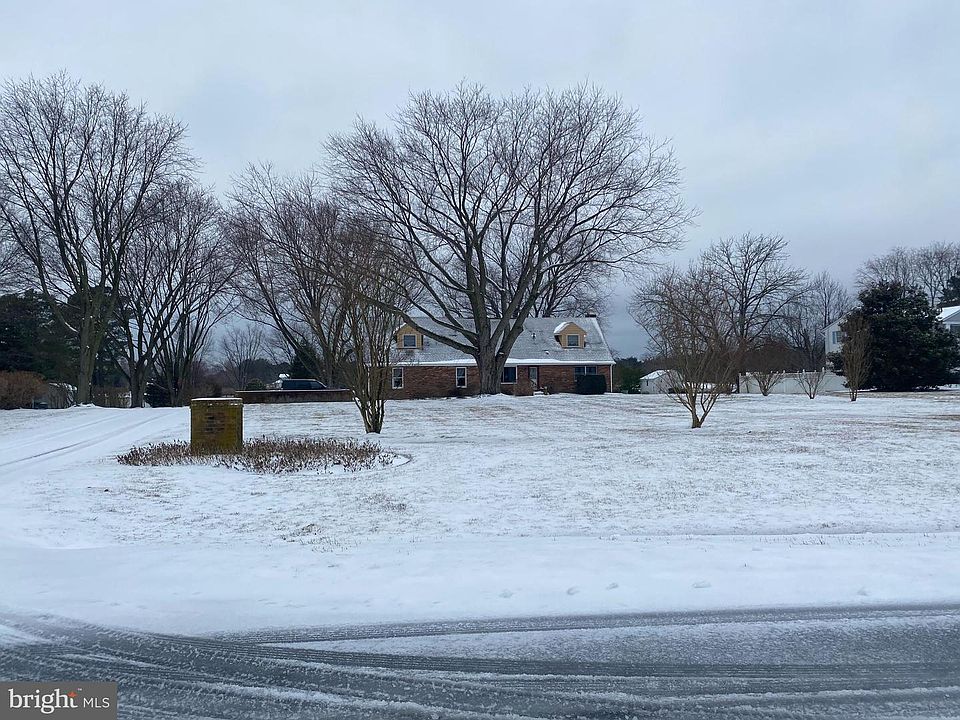 1st image of 208 Shipping Creek Dr