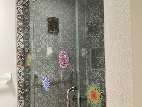 5th image of 910 N Excelda Ave