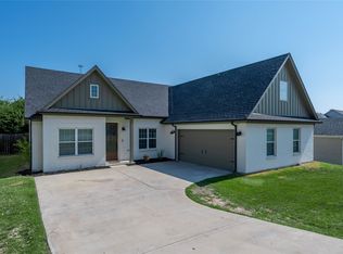 321 Hillcroft Rd, Fort Worth, TX 76108