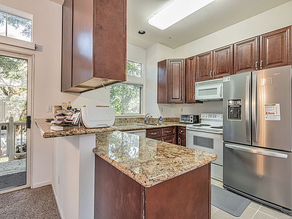 5th image of 979 Pinto Palm Ter APT 33