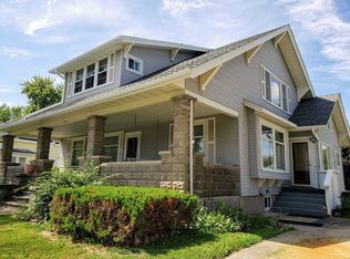 204 S Locust St, Winfield, IA 52659