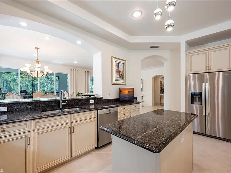 2843 Tiburon Blvd E #7-102 — Photo 35