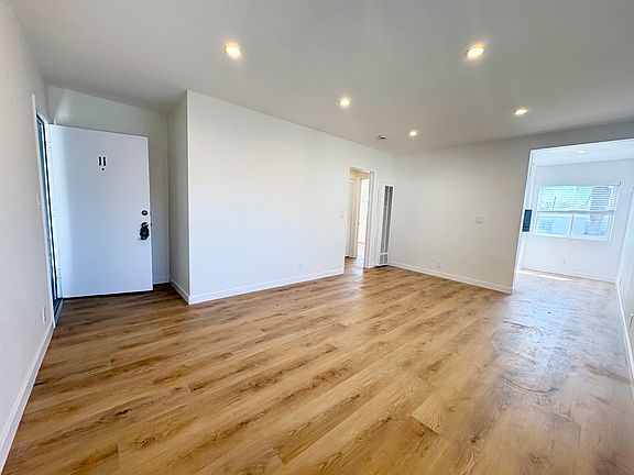 5th image of 655 Westminster Ave #11