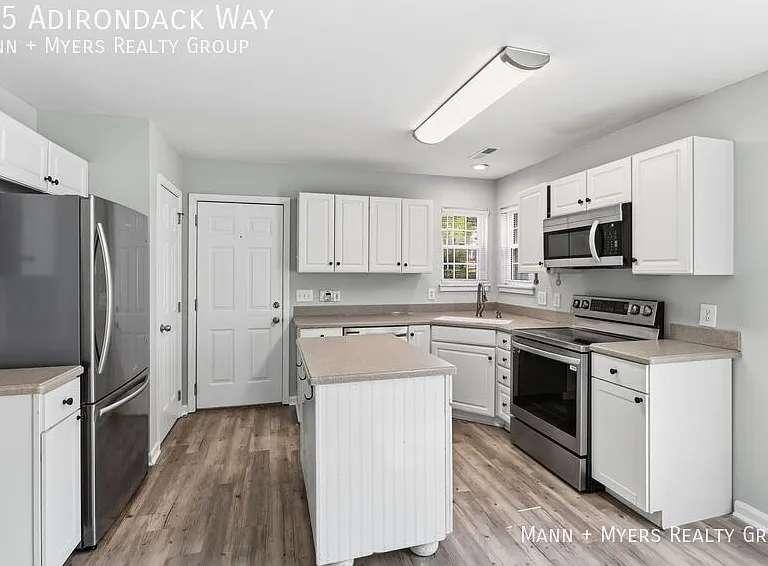 305 Adirondack Way — Photo 18