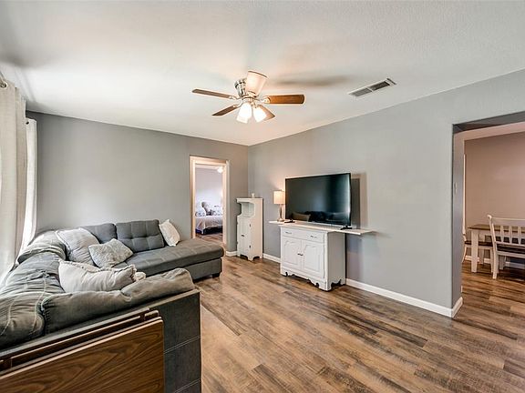 4th image of 1102 Bell Dr