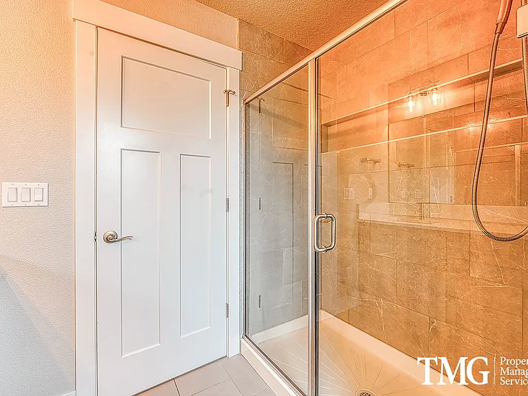 2519 NE 85th Cir — Photo 24