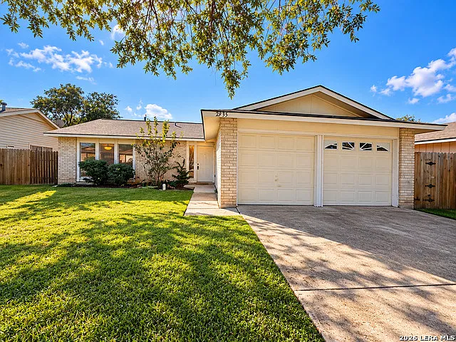 3 bed, 2.0 bath, 1274 sqft, $1,575 — Photo 2