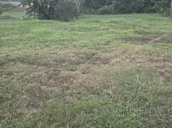 305 E Commerce St, Waverly, TN 37185