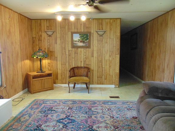 4th image of 1072-C Landry Dr