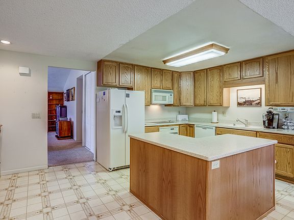 5th image of 913 Buena Vista Way