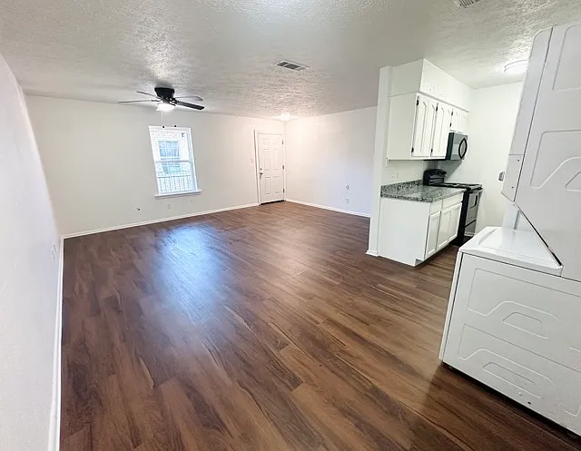3016-18 Jean Lafitte Pkwy #3018-C — Photo 5