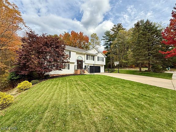 3rd image of 2989 Fox Burrow Dr