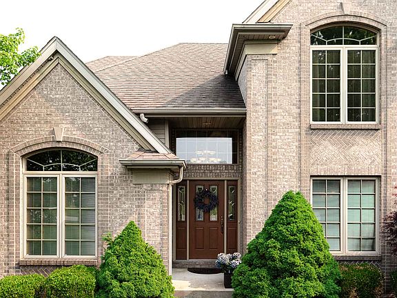 3rd image of 51585 Windyridge Ct