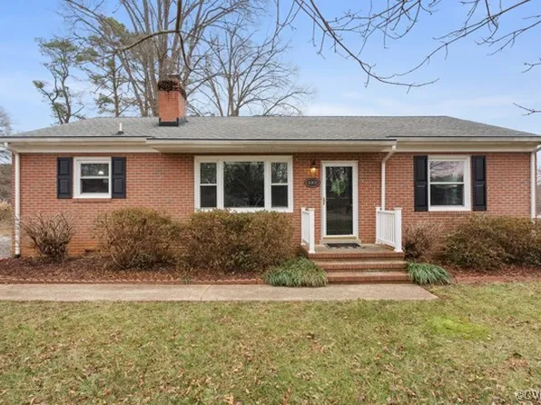 4161 Foxglove Rd, North Chesterfield, VA 23235