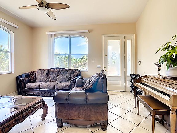 3rd image of 317 Santurce Ave #B
