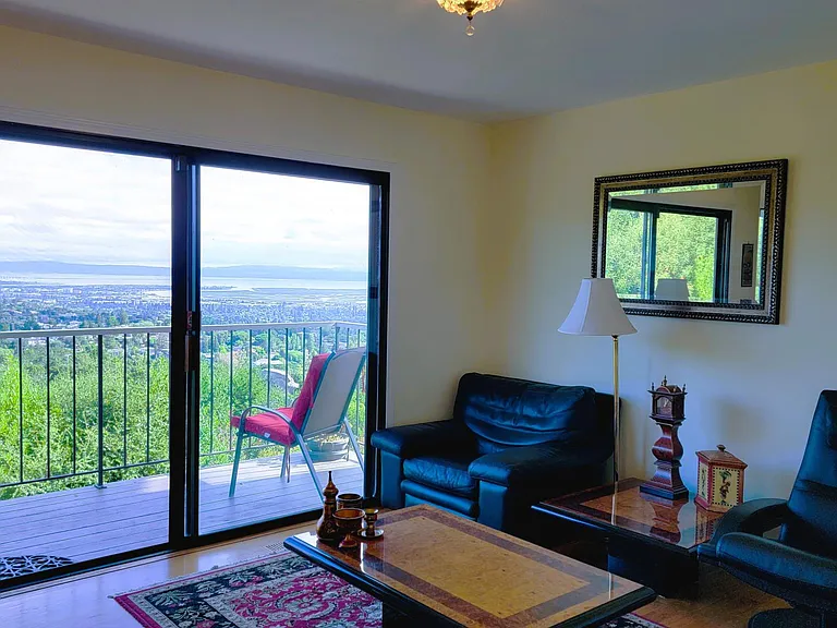 506 Oak Park Way — Photo 3