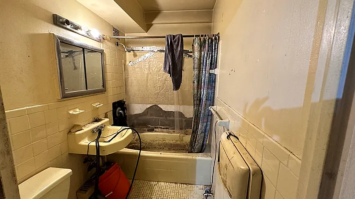 Sold by Coldwell Banker Signature Properties | media 34