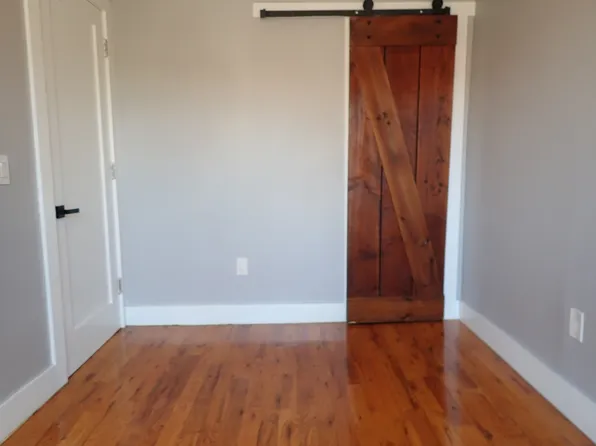 203 Crystal Street image 10 of 11