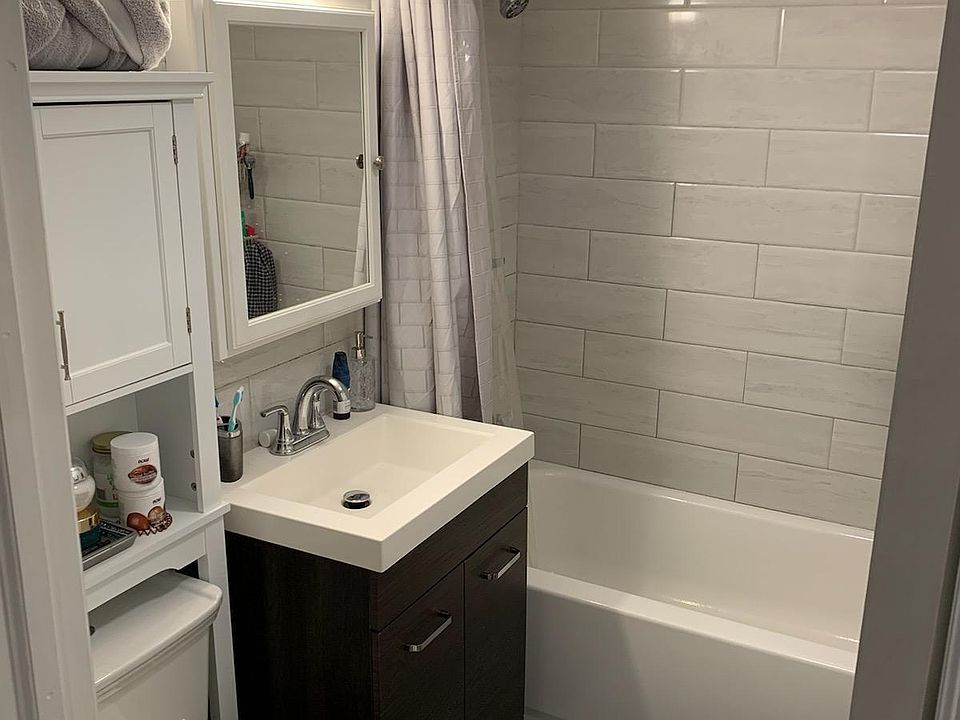 2nd image of 2041 Holland Ave #3F
