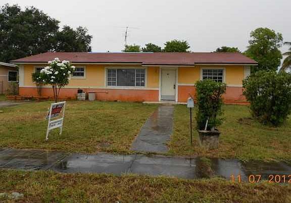 3rd image of 8655 Windsor Dr