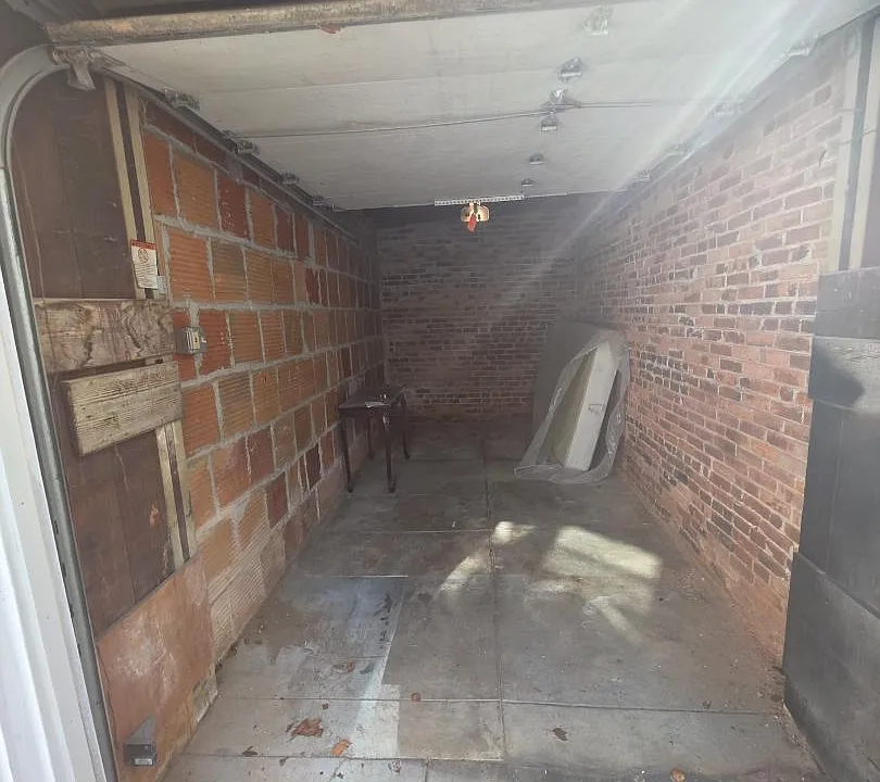 11 S Richmond Ave