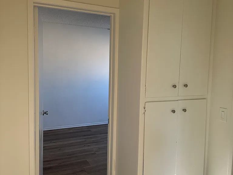 8024 Owensmouth Ave #7 — Photo 16