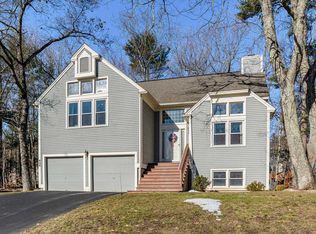 406 Elk Run Rd, Hudson, NH 03051