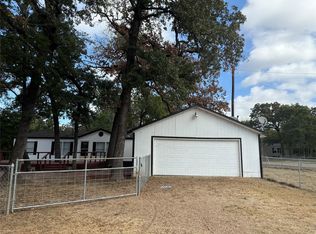 100 Crow St, Mabank, TX 75156