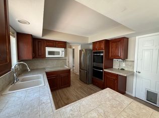 917 N Briarcliff Dr, Appleton, WI 54915