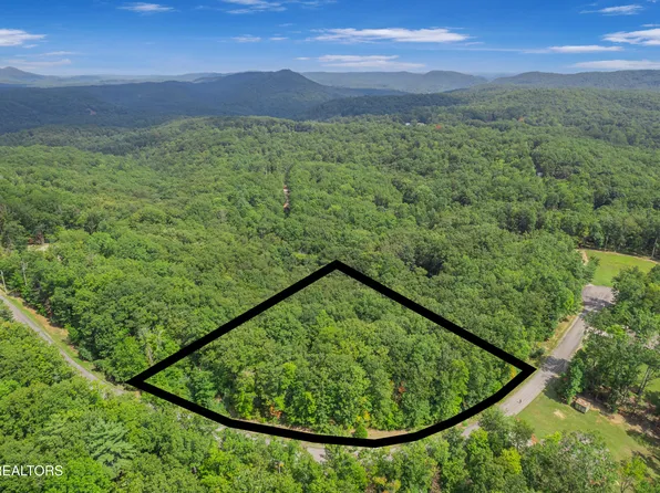 313 Country Wood Pl, Harriman, TN 37748