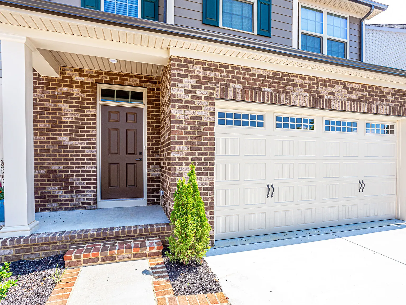 4 bed, 3760 sqft, $3,750 — Photo 1