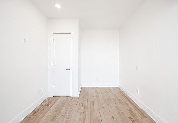 3rd image of 210 Linden Blvd #8L