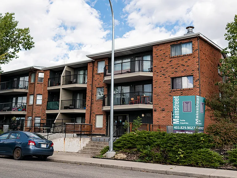 2416 14a St SW — Photo 7