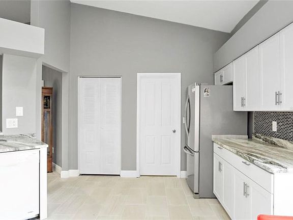 3rd image of 14017 Pomelo Pl