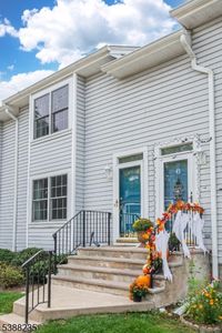 43 Village Dr, Hamburg, NJ, 07419