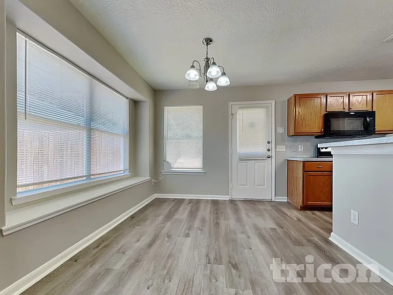 5473 N Buffalo Cir — Photo 4