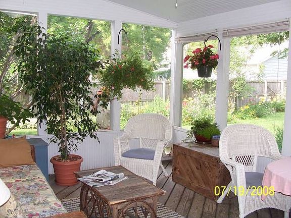 Screened-In Back Porch