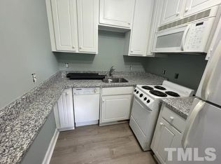 2 Shepherd Ln, Chapel Hill, NC 27514