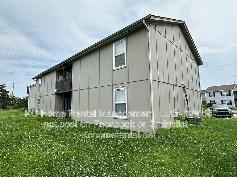 838 Saddlewood St #B — Photo 22