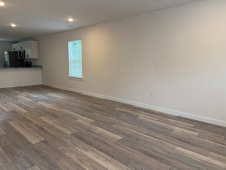 119 8th Avenue Dr SE — Photo 4