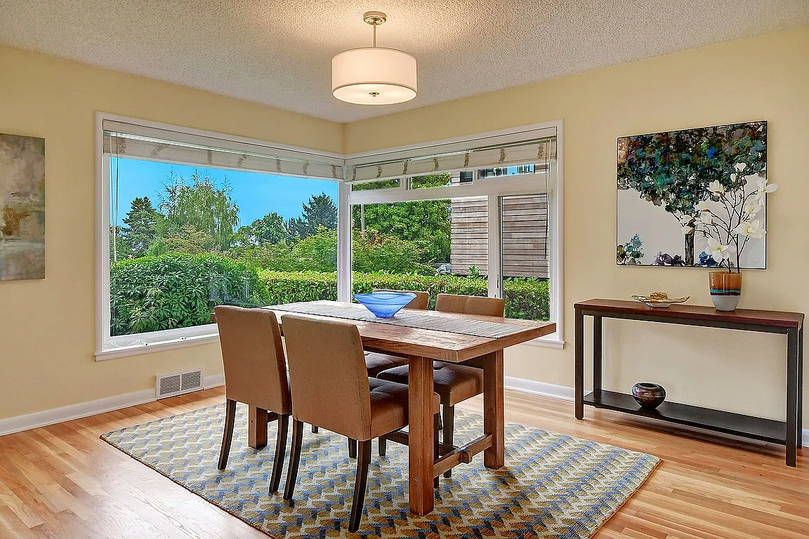 4 bed, 3200 sqft, $4,500 — Photo 3