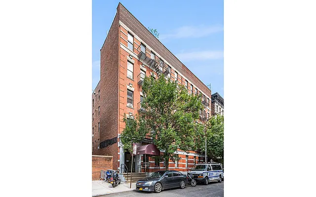 Sold by Douglas Elliman | media 6